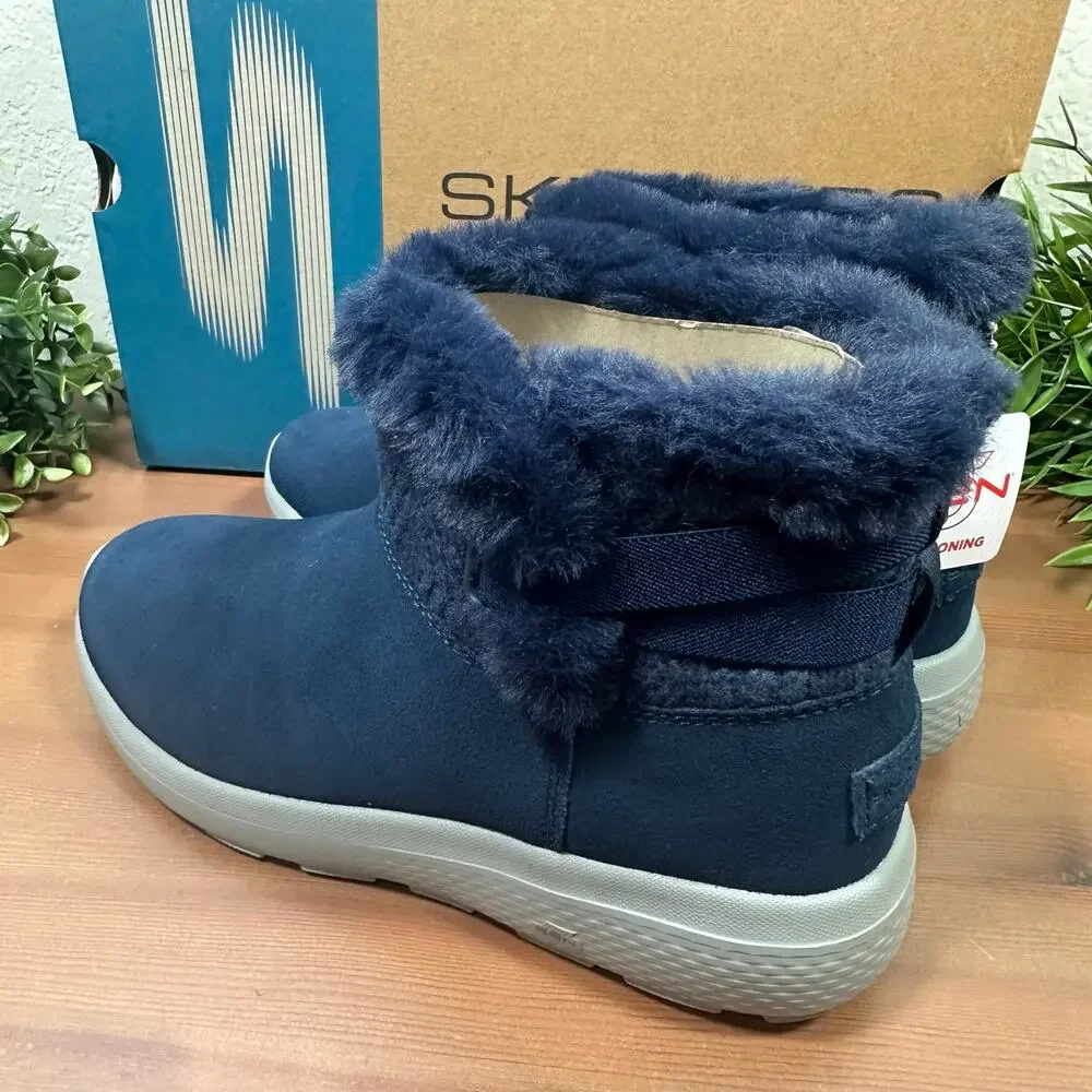 Skechers Winter Gleam On-the-GO City Water Repellent‎ Suede Boots Size 10